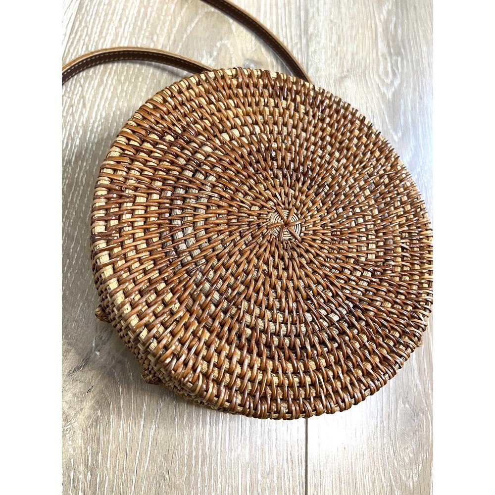 RATTAN ROUND CROSSBODY PURSE..! - Picture 3 of 8
